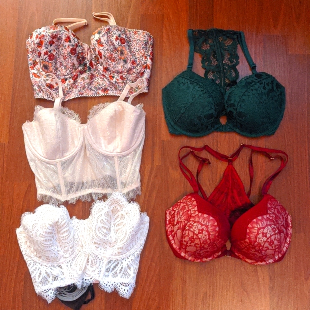 6 Pieces Total Bra Lot 32dd NWT and NWOT